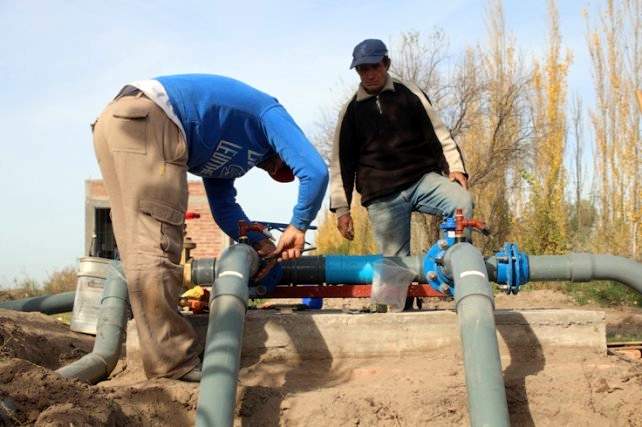 Molero firma convenio para mejorar en el suministro de Agua Potable