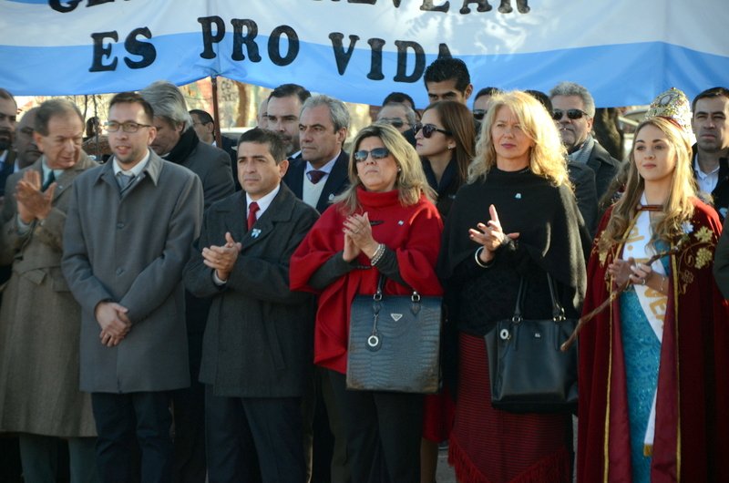 Acto por el Día de la Bandera en Alvear Oeste