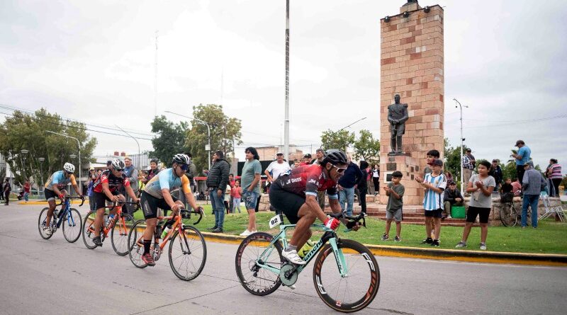 Ciclismo: Alejandro Quilci se quedó con la Vuelta de Alvear