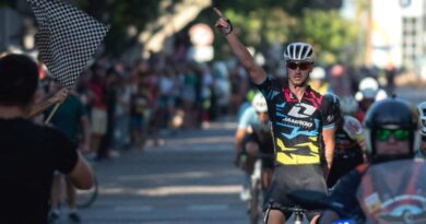 Ciclismo: Maximiliano Navarrete, ganador de la vuelta de General Alvear