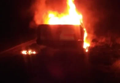 Incendio destruyó una camioneta y un tinglado en San Pedro del Atuel