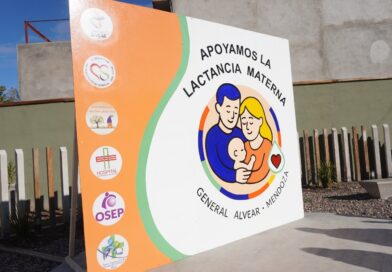 Instalan un panel sobre la importancia de la lactancia materna en la plazoleta Arte Joven