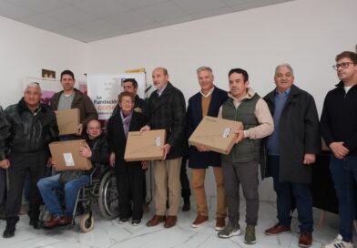 Entregaron antenas satelitales de internet a productores ganaderos