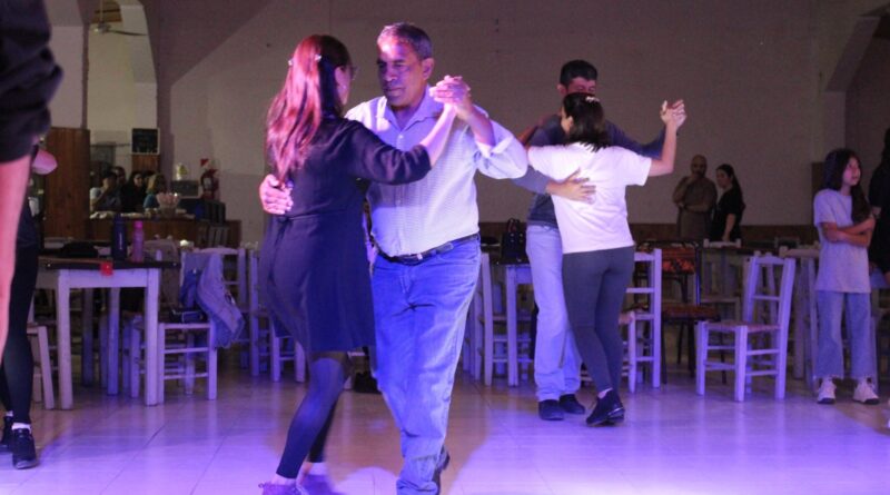 Capacitación de baile y solidaridad en la Biblioteca Carlos María de Alvear