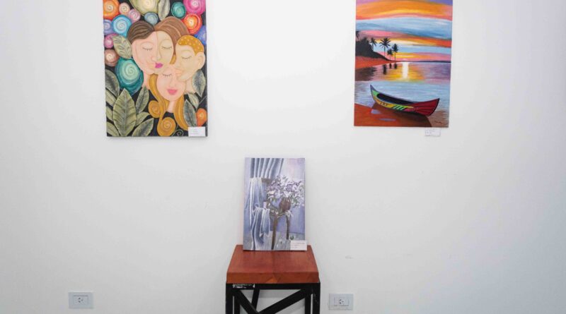 Se inauguró “Pinceladas de Emociones” en Casa Salonia