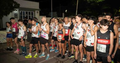 Atletismo: la competencia nocturna en Bowen reunió a más de 200 corredores