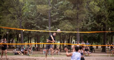 Torneo mixto de beach vóley en el Poli