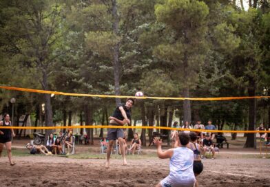 Torneo mixto de beach vóley en el Poli