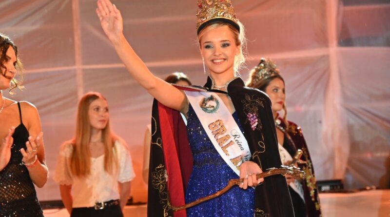 Mariana Belén Perra Cucatto es la nueva reina de la Vendimia de Alvear