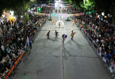 Color, música y una multitud en el carnaval de General Alvear