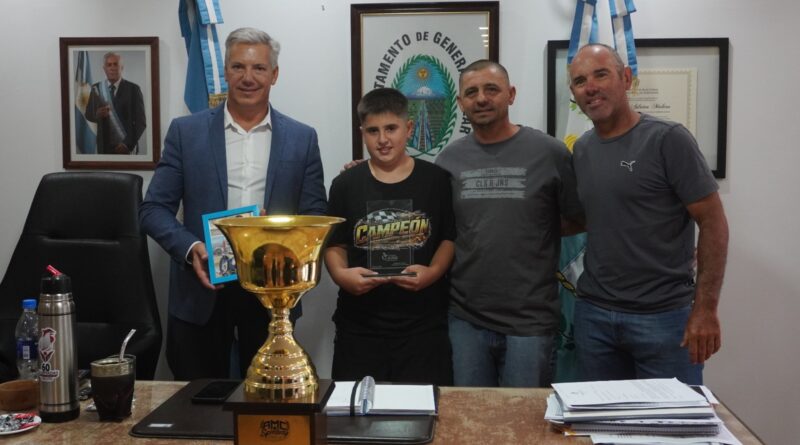 Distinción a Jeremías Araya campeón Internacional de Speedway
