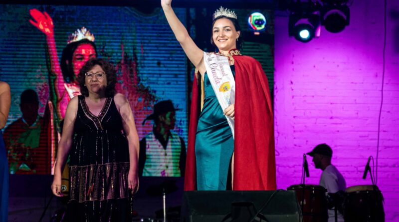 Lía García, es la nueva reina del Festival de la Ciruela