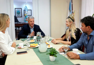 Alejandro Molero recibió a Mariana tras su participación en la Vendimia Nacional