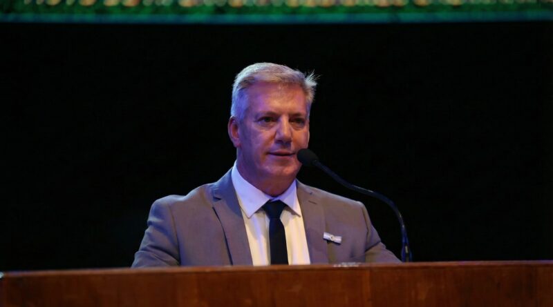 Molero pide reducir el número de concejales y eliminar las elecciones de medio término