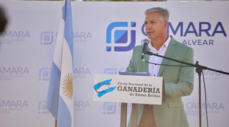 Molero inauguró una nueva edición de la Fiesta Nacional de la Ganadería