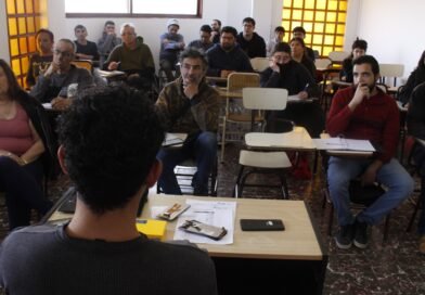 Comenzó el curso de reparación de celulares