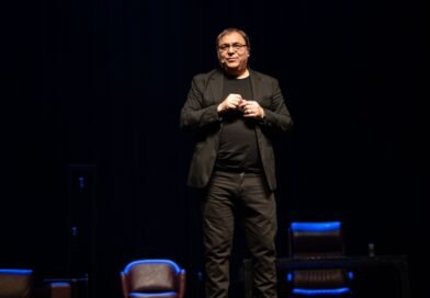 Gabriel Rolón conquistó al público alvearense con “Palabra Plena”
