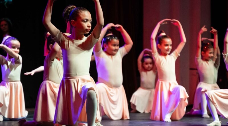 Segundo encuentro de escuelas artísticas en el teatro